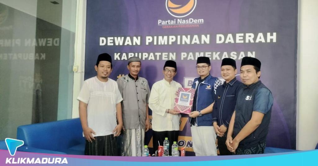Serahkan Berkas Pendaftaran Bacabup ke Partai NasDem, Mantan Bupati Pamekasan Yakin Kembali ke&nbsp;Pendopo