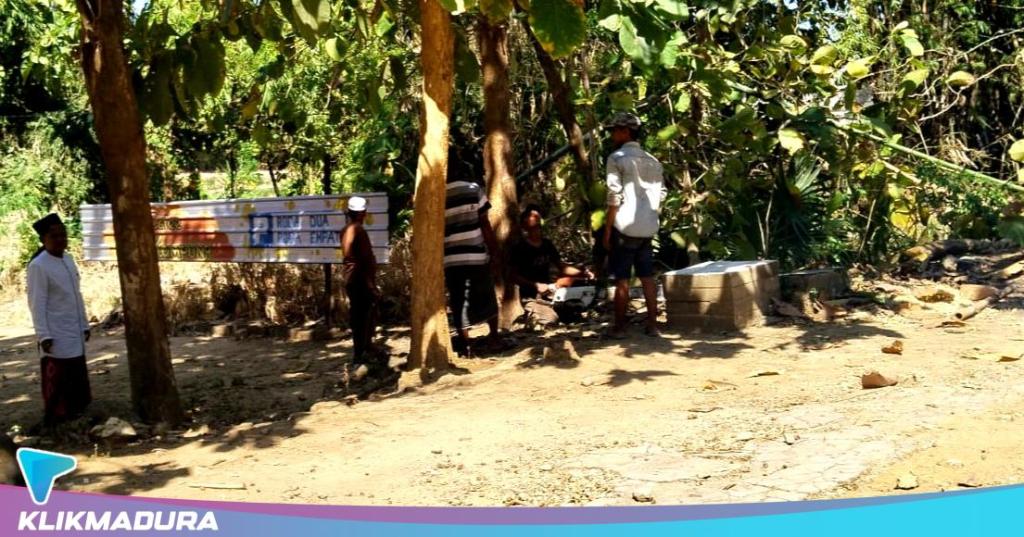 Buntut Sengketa Tanah, Sejumlah Warga Pakai Celurit Tebang Pohon dan Rusak Pagar Lahan di&nbsp;Pamekasan