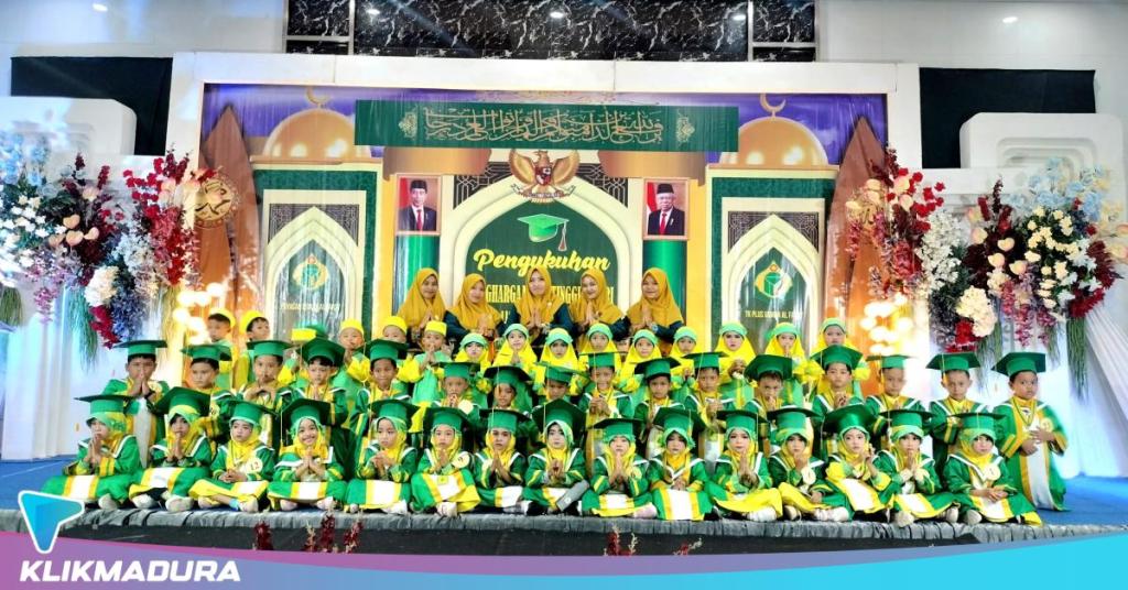 49 Santri TK Plus Usman Al-Farsy Diwisuda, Kepala Sekolah Sebut Sudah Penuhi Kebutuhan Anak di Masa Golden Age
