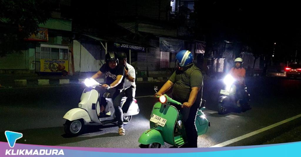Naik Vespa Kesayangan, Kapolres Pamekasan Keliling Cek Kesiapan Pengamanan Obyek Vital Pemilu
