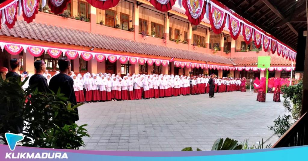 Peringati Detik-detik HUT Kemerdekaan ke-79 RI, SDI Al Munawwarah Tanamkan Jiwa&nbsp;Patriotisme