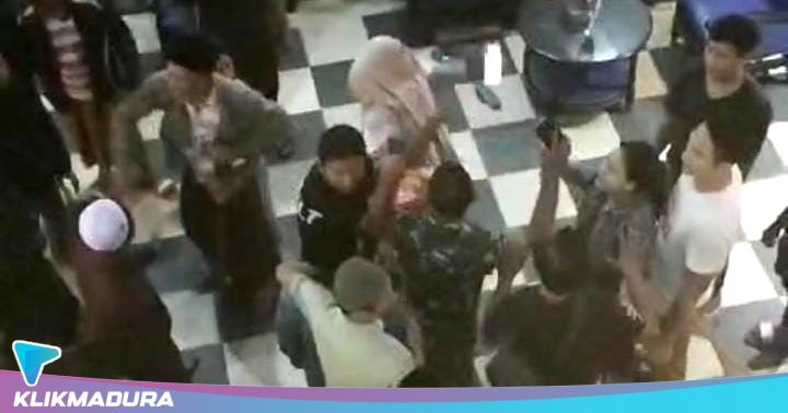 Diduga Jadi Ladang Maksiat, FPI Sweeping Caffe Lorensia&nbsp;Sampang