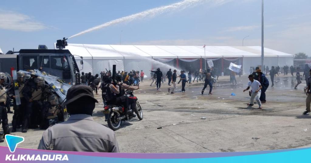 Ratusan TNI-Polri Berkumpul di Pelabuhan Trunojoyo Sampang, Ada&nbsp;Apa?